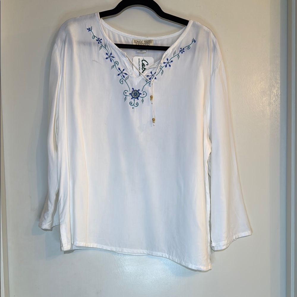 Nomadic Traders White Embroidered 3/4 Sleeve Blouse size extra large
